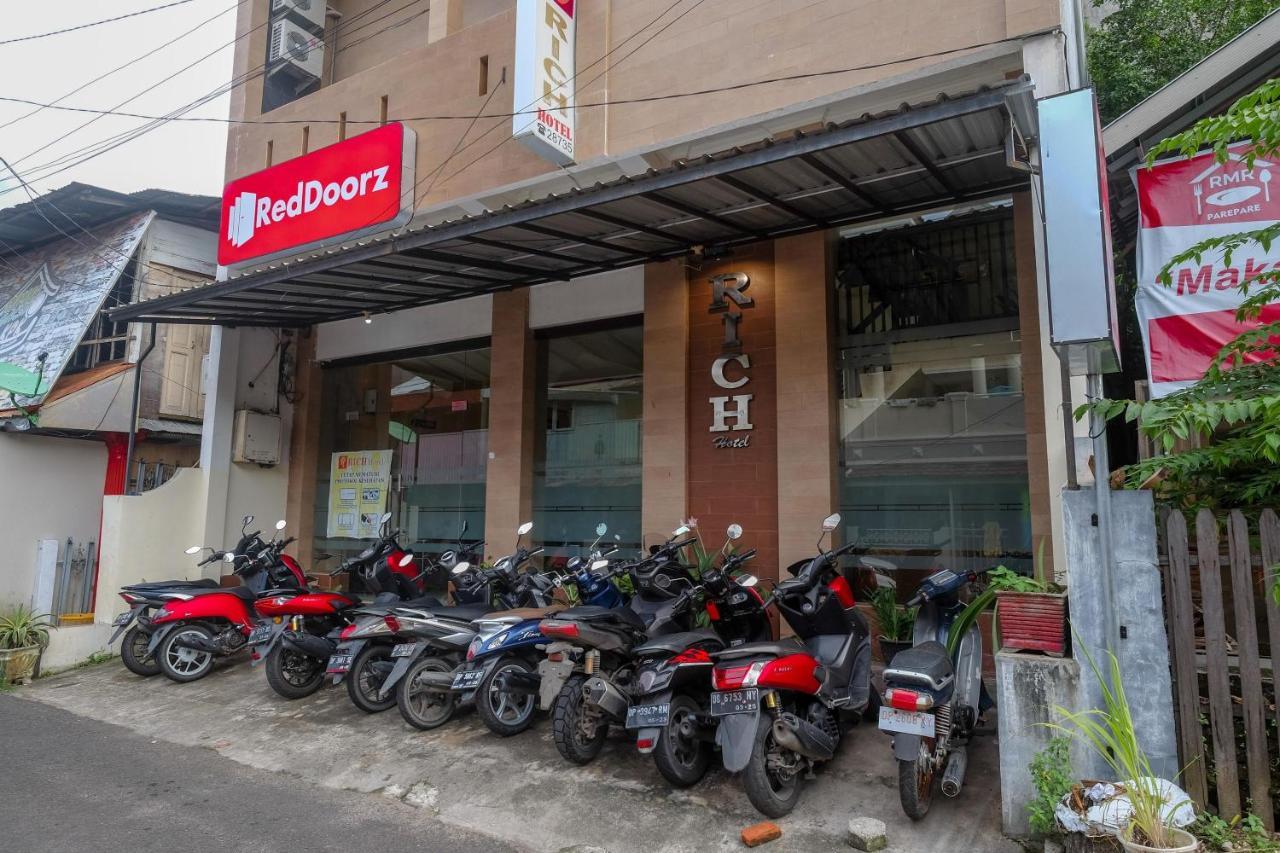 Reddoorz At Hotel Rich Parepare Near Pantai Mattirotasi Dış mekan fotoğraf