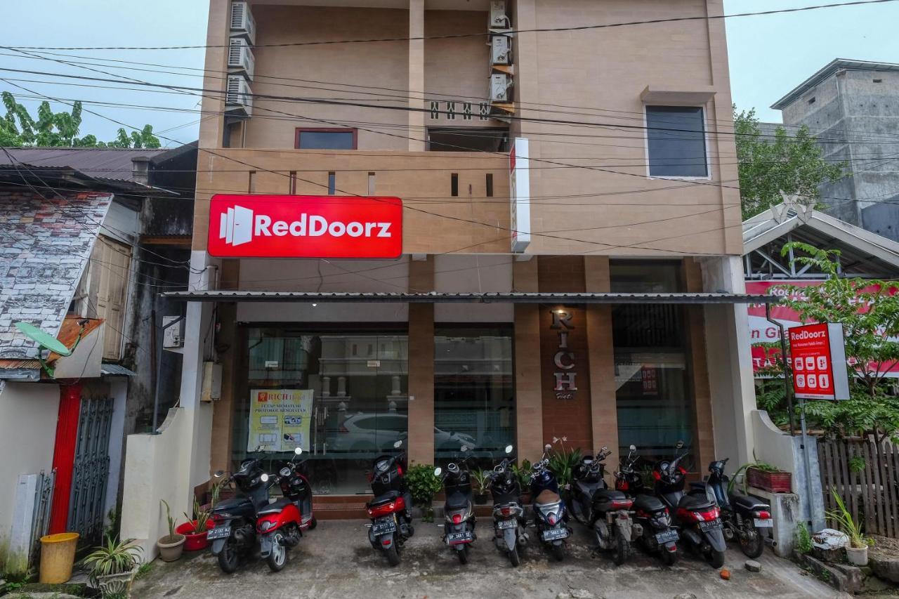 Reddoorz At Hotel Rich Parepare Near Pantai Mattirotasi Dış mekan fotoğraf